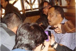 Ketua Forum DAS (Daerah Aliran Sungai) Citarum, Eka Santosa saat diwawancara sejumlah wartawan.